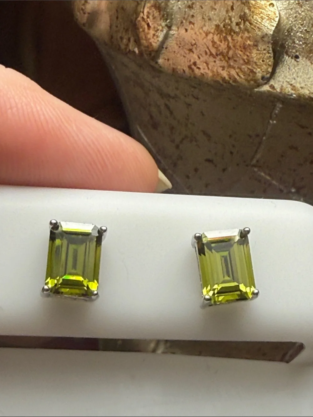 925 Sterling Silver Peridot-Green Emerald Cut Stud Earrings NEW